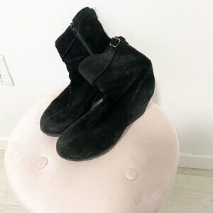 La Canadienne Black Wedge Suede Boots Size 8
